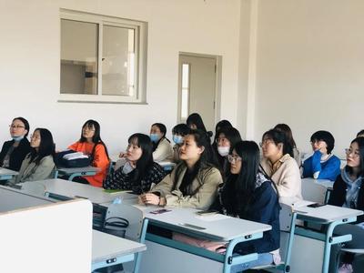 英語學院召開2018級研究生就業指導會，聚焦高效尋聘